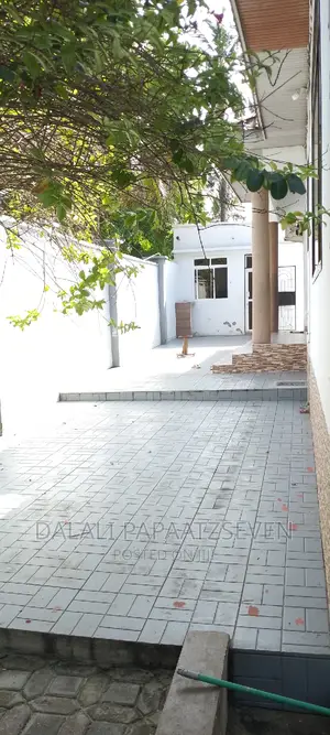 3bdrm House in Dalalipapaatzseven, Bunju for rent