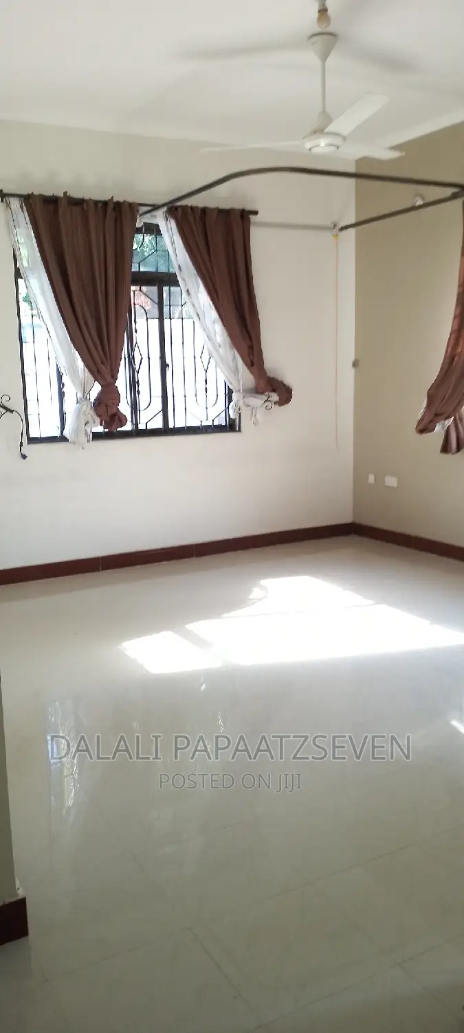 3bdrm House in Dalalipapaatzseven, Bunju for rent