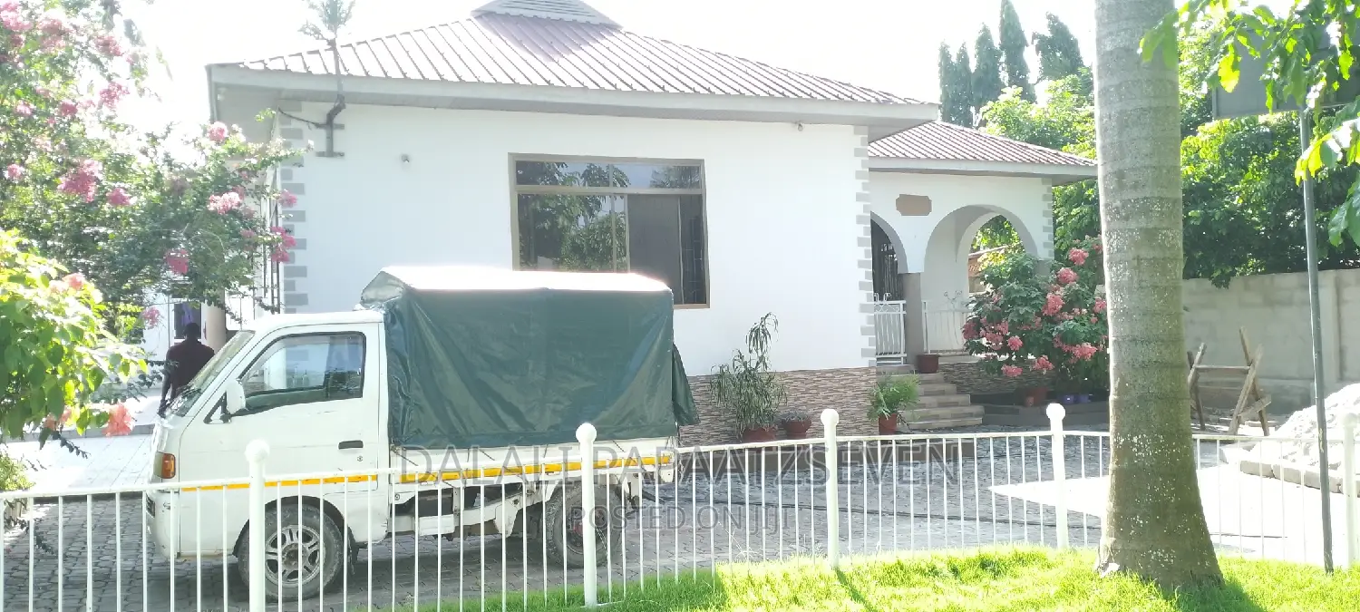 3bdrm House in Dalalipapaatzseven, Bunju for rent