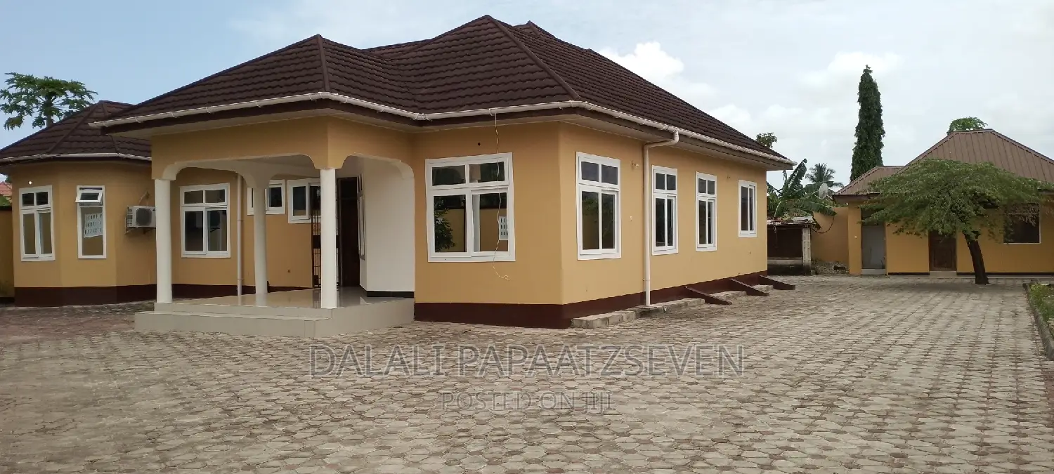 3bdrm House in Dalalipapaatzseven, Bunju for rent