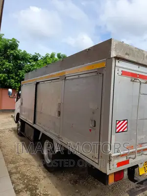 Toyota Dyna 2005 White