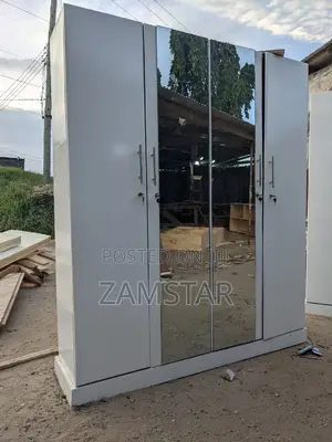 Kabati La Nguo Milango Minne