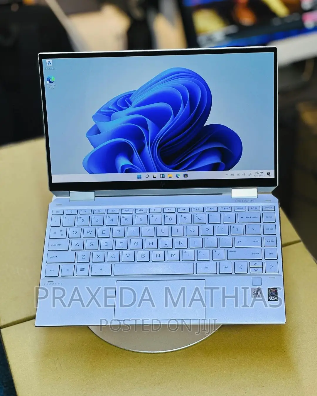 New Laptop HP Spectra 13 16GB Intel Core I7 SSD 512GB