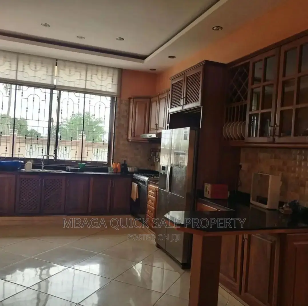 7bdrm House in Mbweni for rent