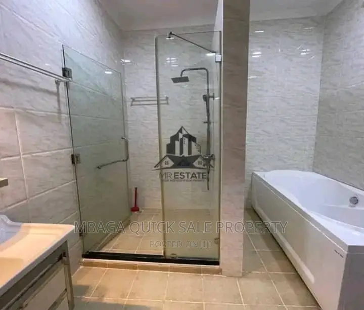 5bdrm House in Msasani  Peninsula for sale