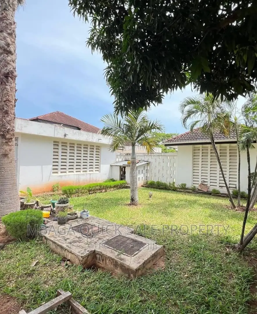 4bdrm Bungalow in Mbez Beach for rent