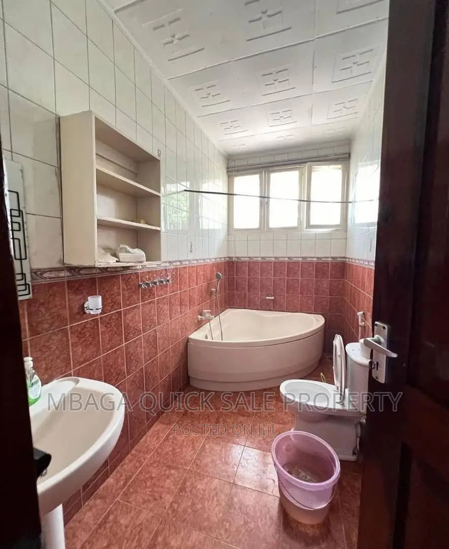 4bdrm Bungalow in Mbez Beach for rent