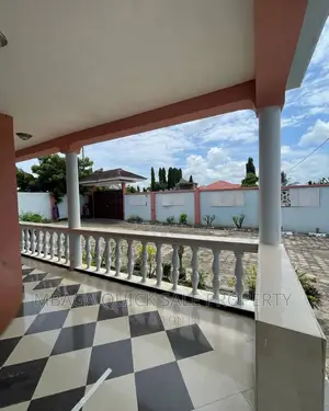 3bdrm Bungalow in Ununio Beach for rent