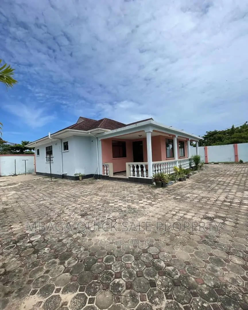 3bdrm Bungalow in Ununio Beach for rent