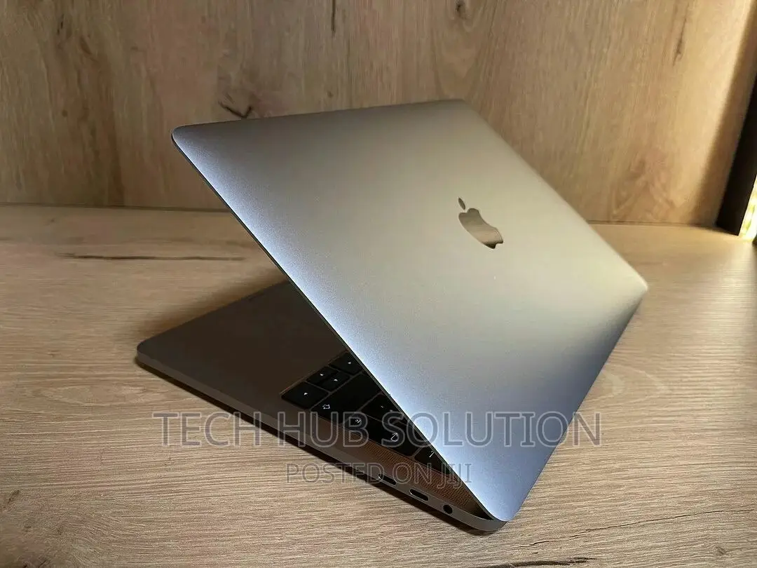 New Laptop Apple MacBook Pro 2019 16GB Intel Core I9 SSD 128GB