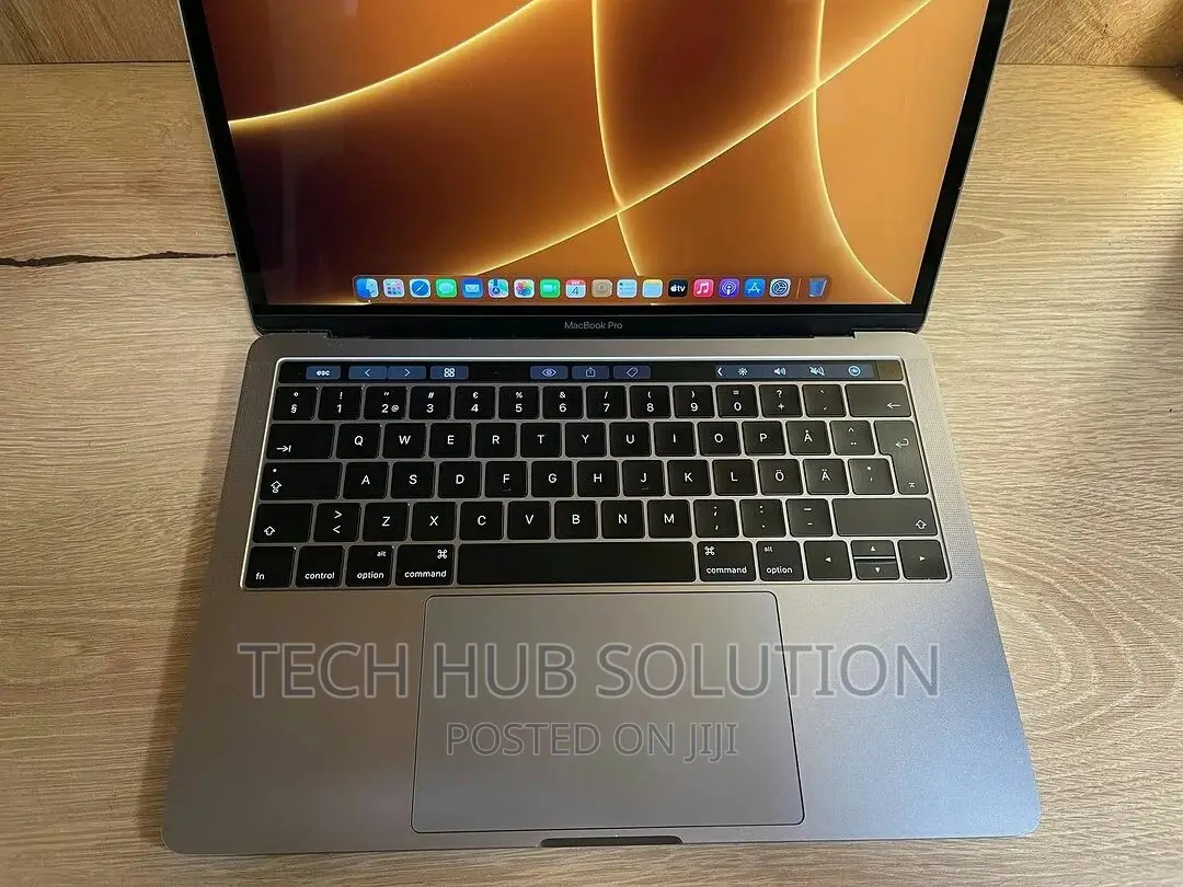 New Laptop Apple MacBook Pro 2019 16GB Intel Core I9 SSD 128GB
