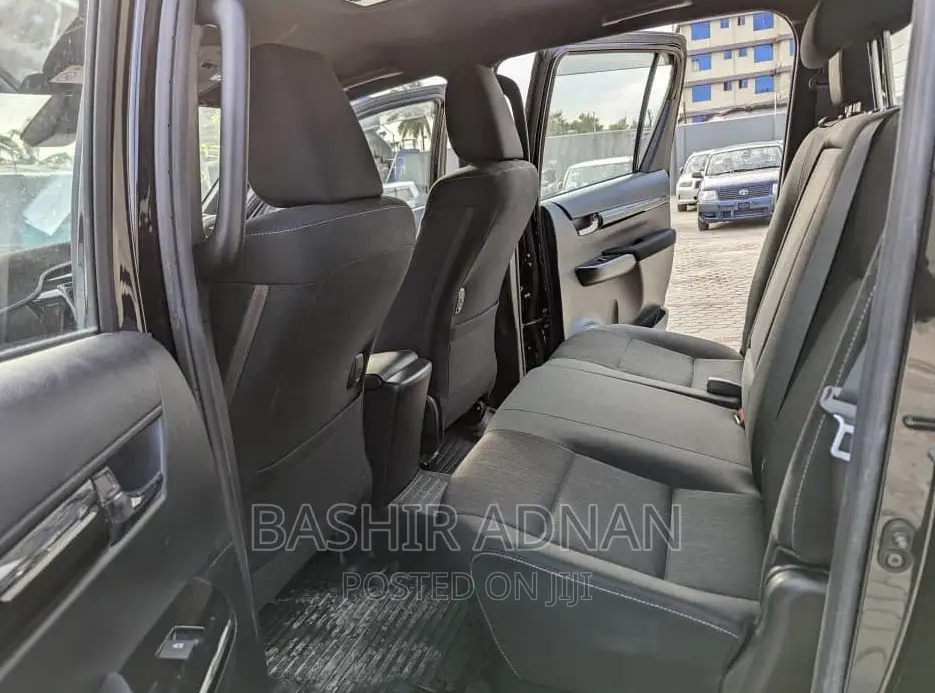 Toyota Hilux 2018 Black