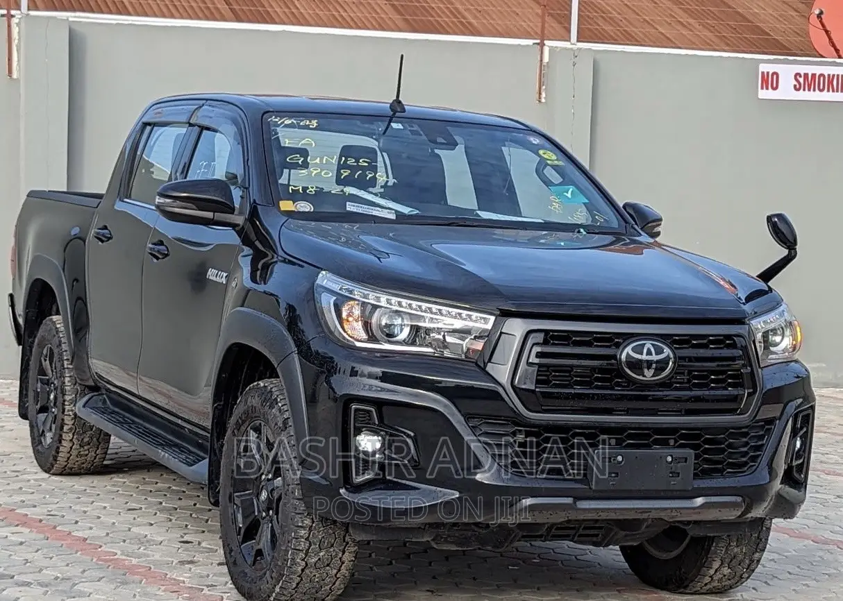 Toyota Hilux 2018 Black