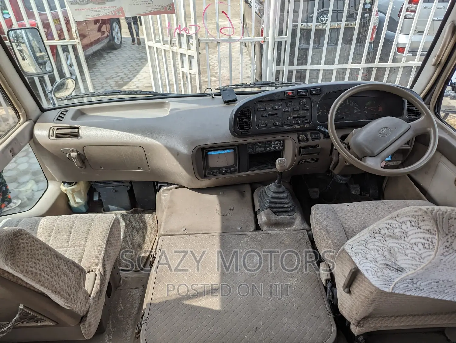 Toyota Coaster 2004
