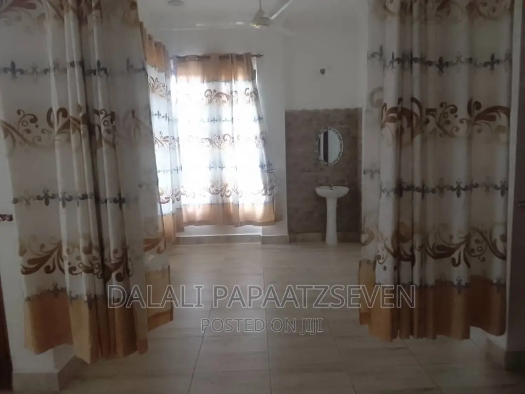 3bdrm House in Dalalipapaatzseven, Bunju for rent