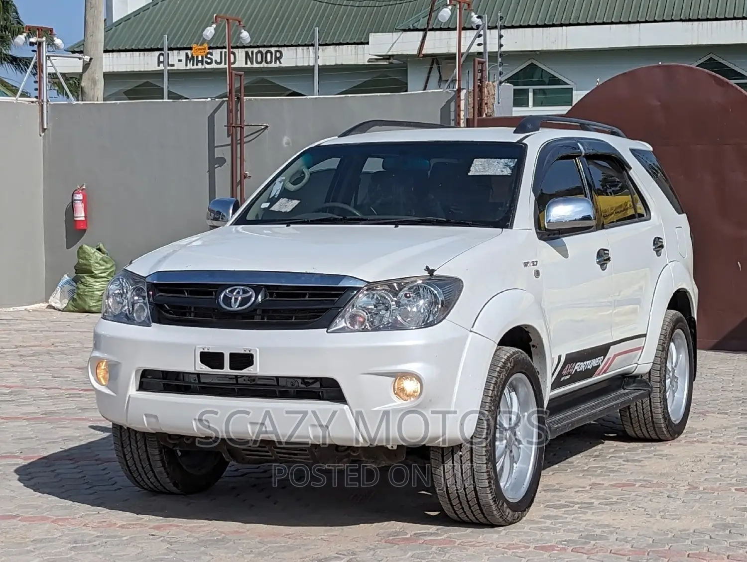 Toyota Fortuner 2005 White