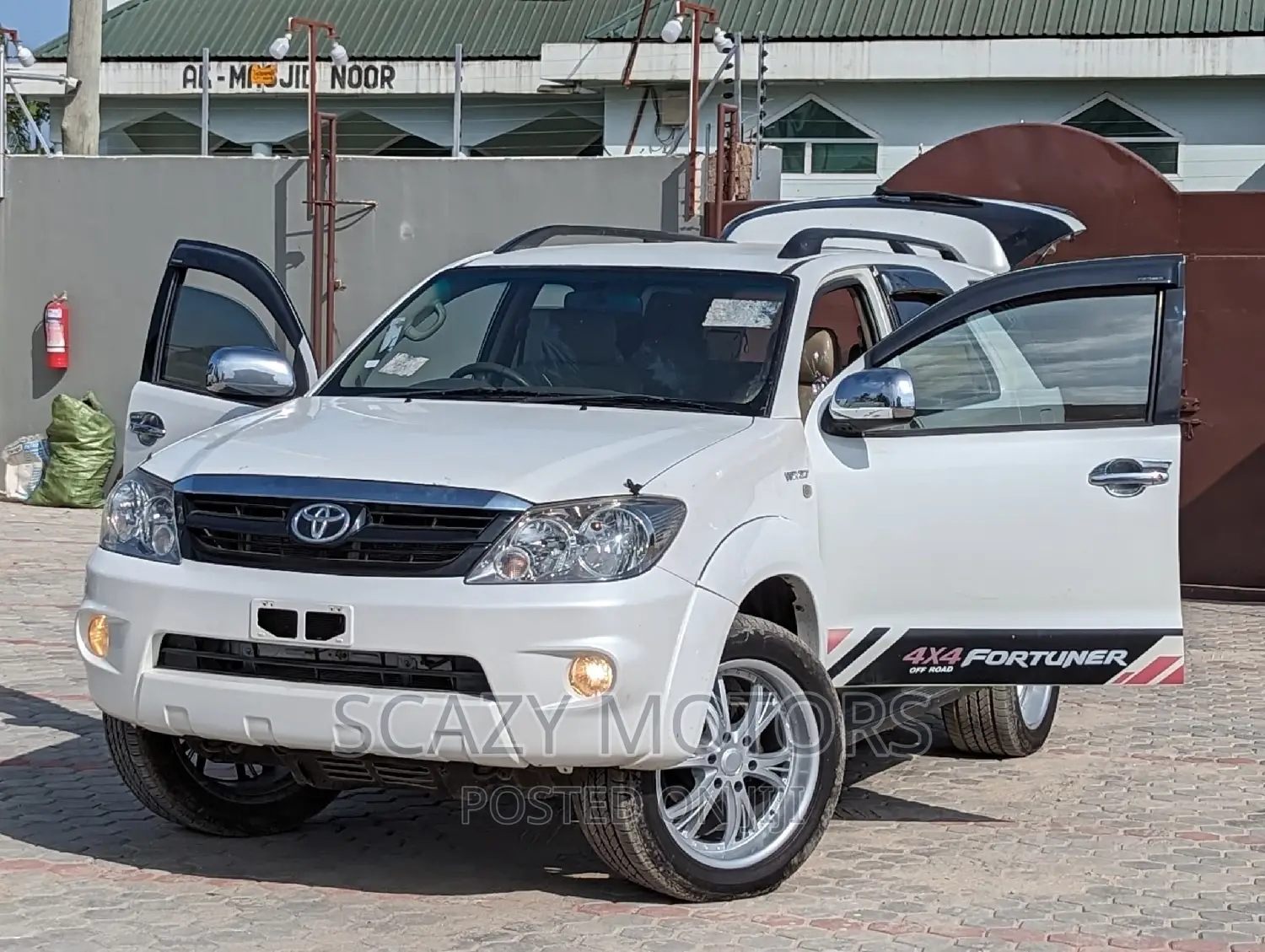 Toyota Fortuner 2005 White