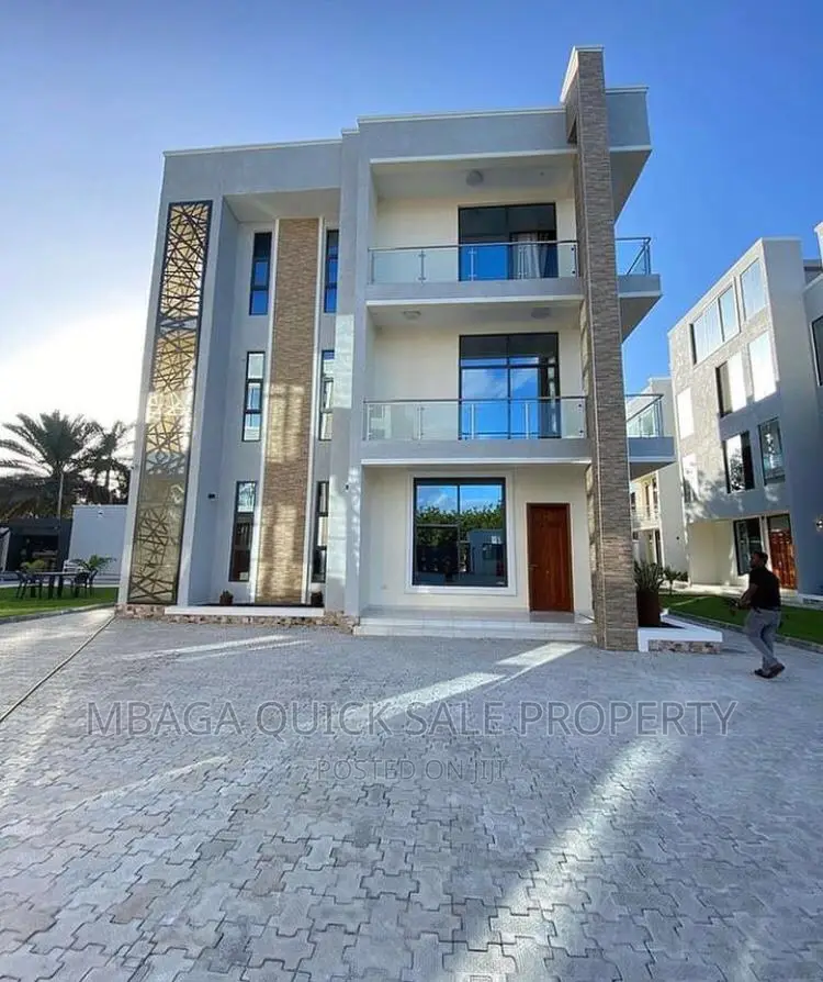 Furnished 3bdrm Apartment in Oyster Bay for rent