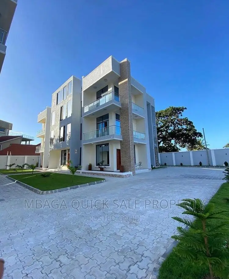 Furnished 3bdrm Apartment in Oyster Bay for rent