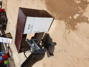 Kiti Cha Ofsini Na Meza