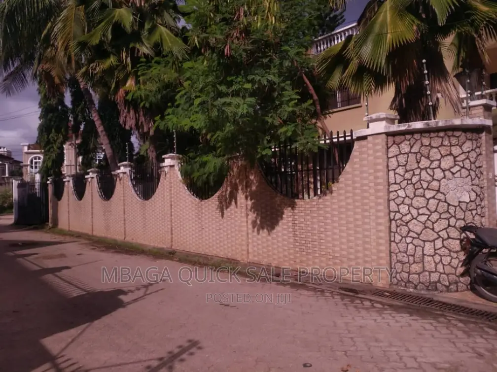 Furnished 5bdrm House in Msasani Beach for rent