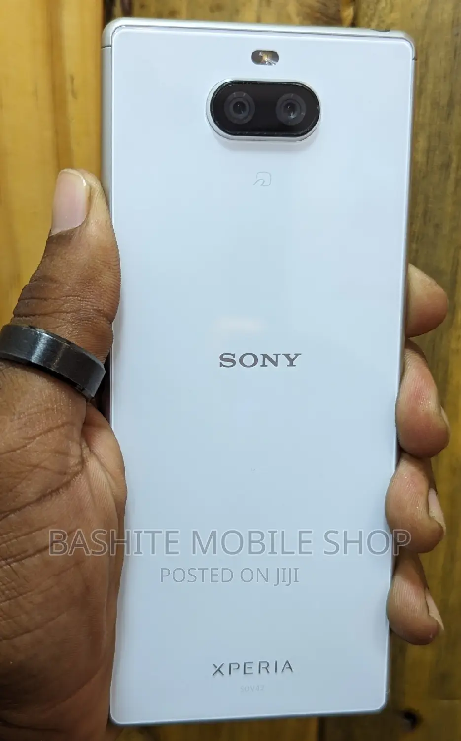 Sony Xperia 8 SOV42 64 GB White
