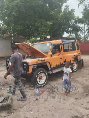 Land Rover Defender 2002 Pink