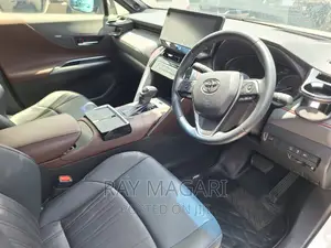 Toyota Harrier 2022 White