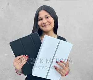 New Apple iPad 9.7 64 GB Gray