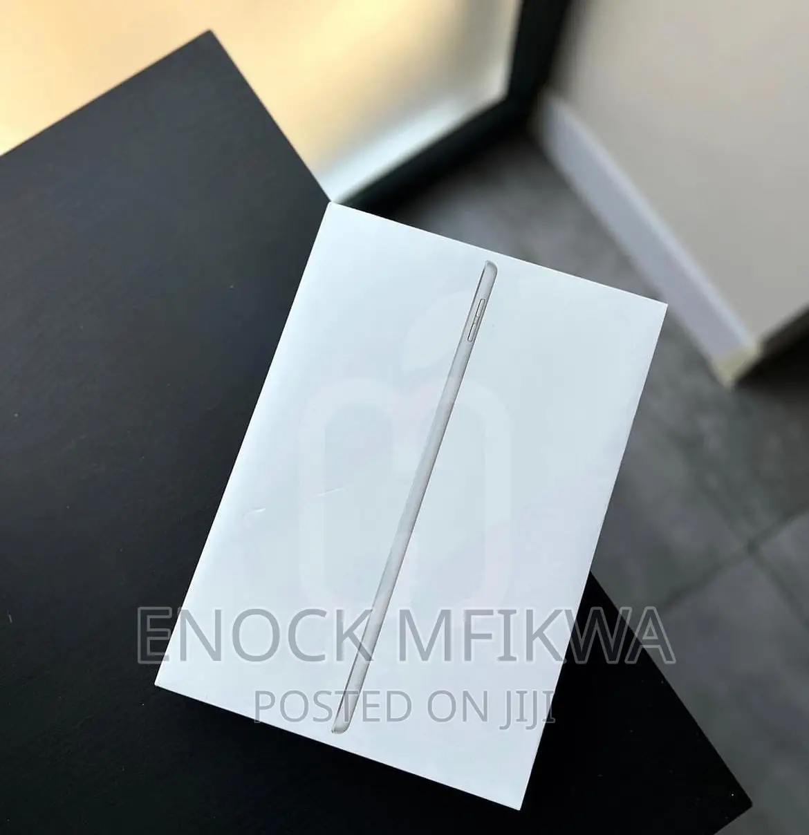 New Apple iPad 9.7 64 GB Gray