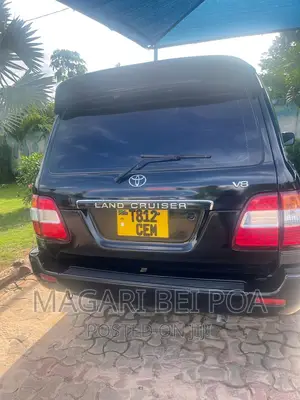Toyota Land Cruiser 2004 Black