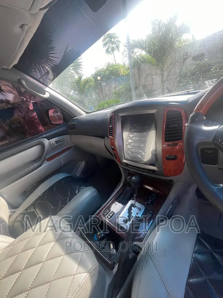 Toyota Land Cruiser 2004 Black