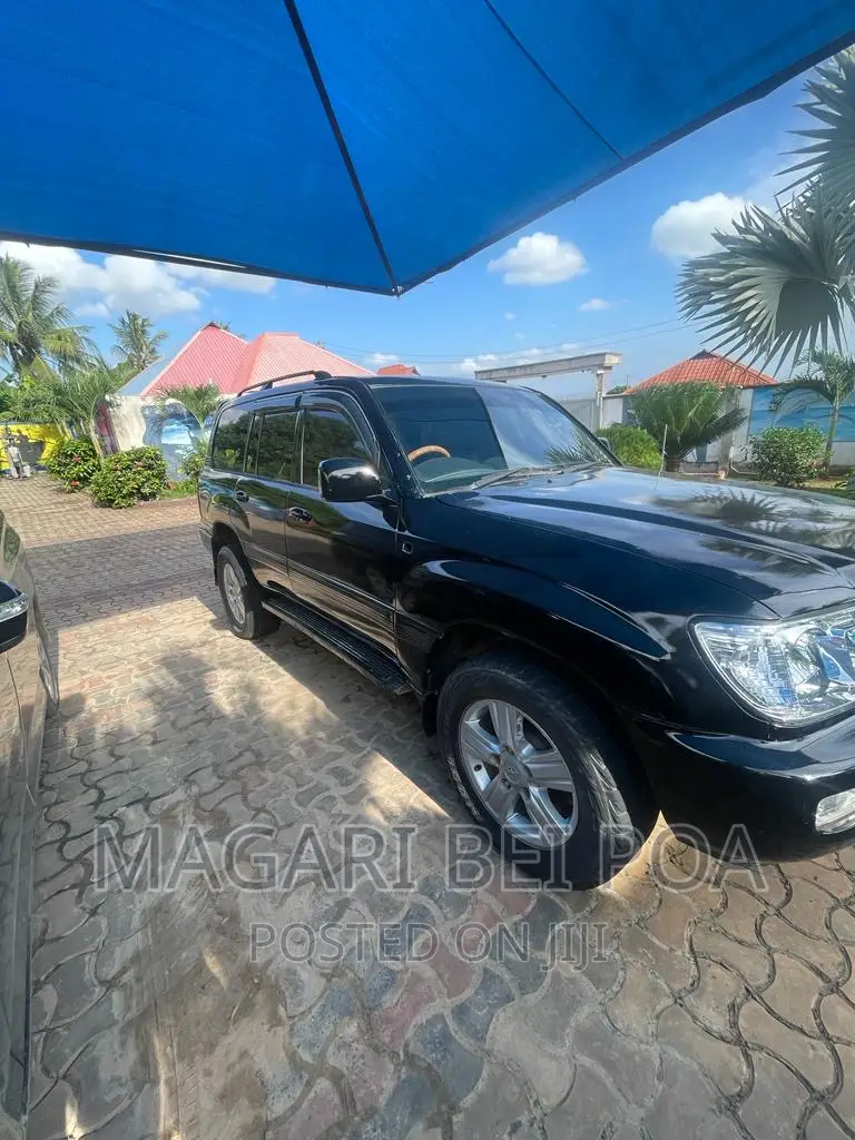 Toyota Land Cruiser 2004 Black