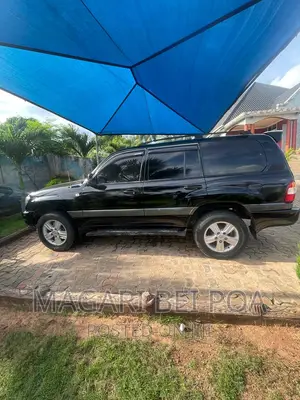 Toyota Land Cruiser 2004 Black