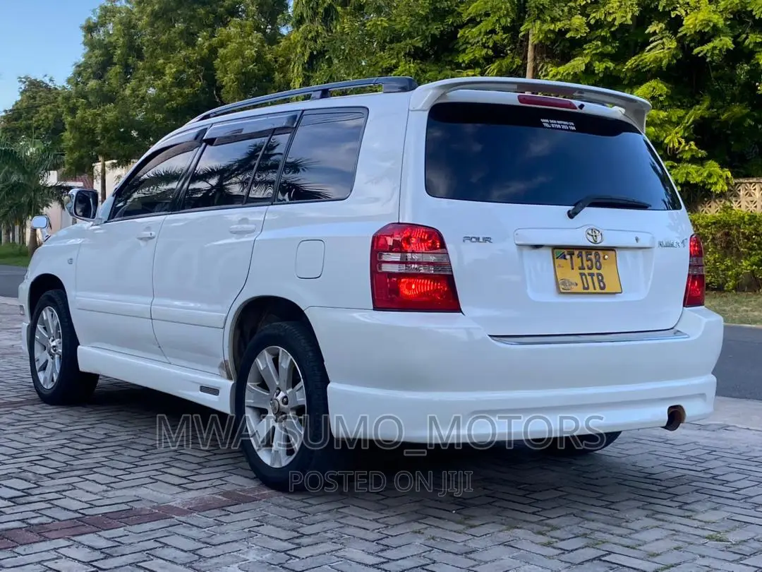 Toyota Kluger 2001 White