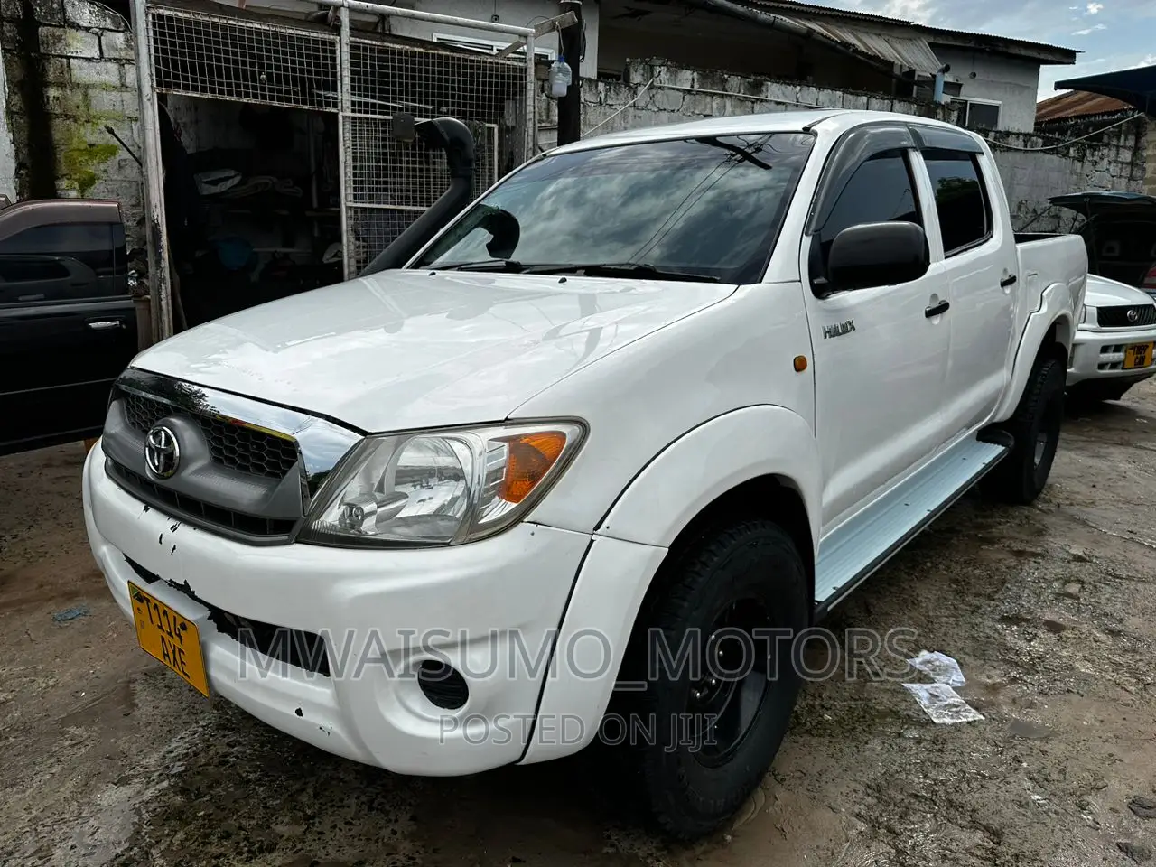 Toyota Hilux 2009 White