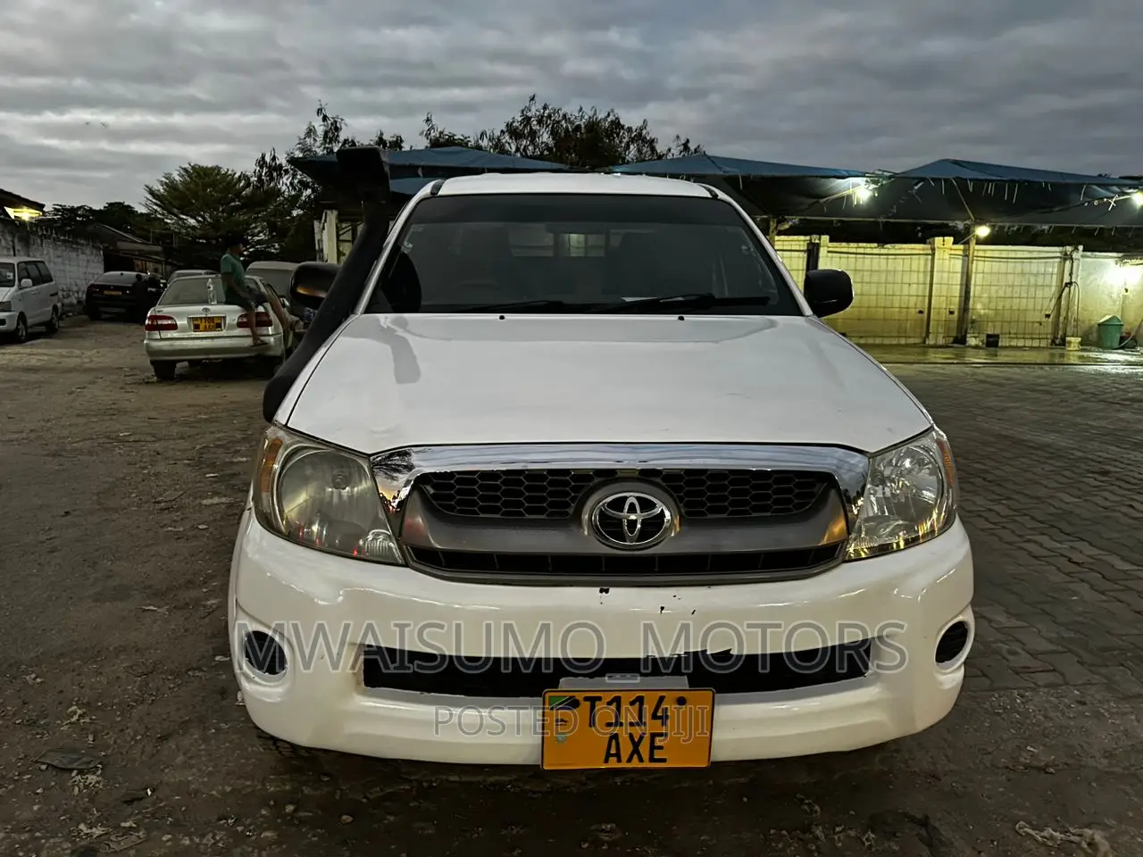 Toyota Hilux 2009 White