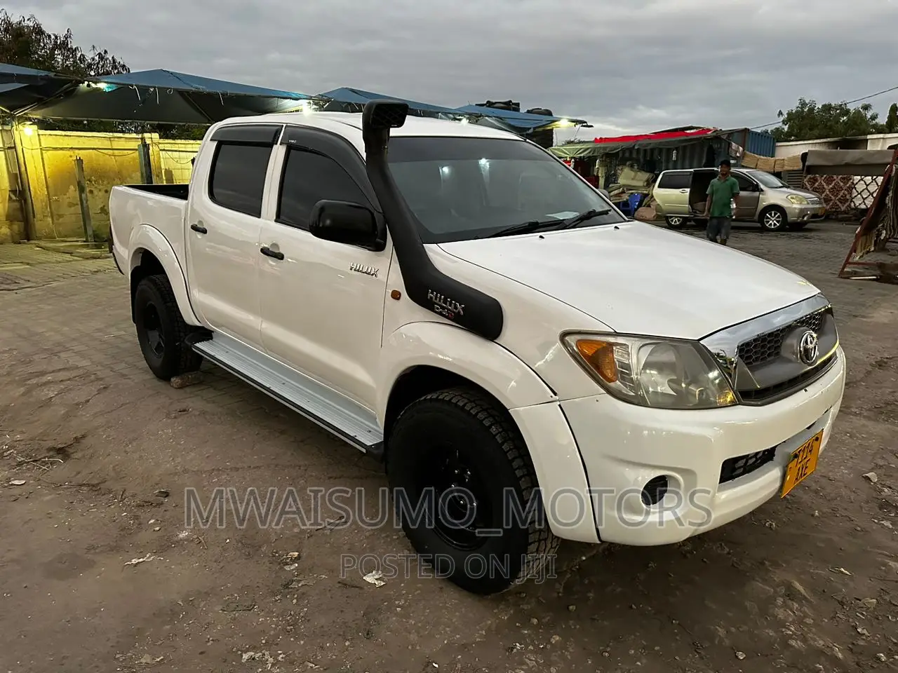 Toyota Hilux 2009 White
