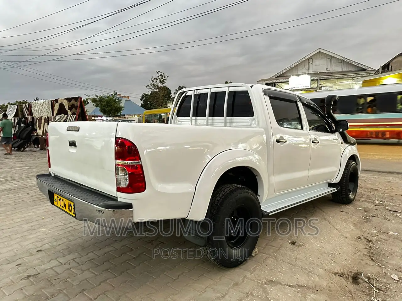 Toyota Hilux 2009 White