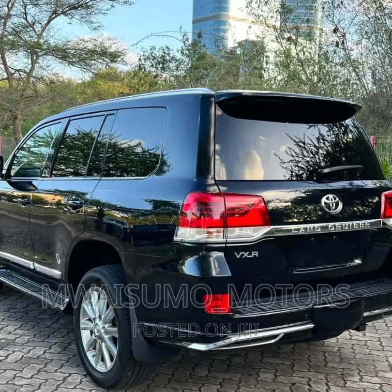 Toyota Land Cruiser 2017 Black