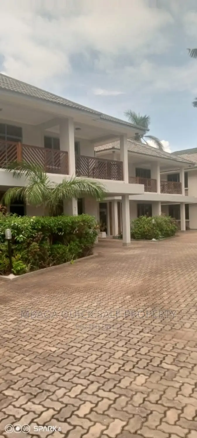 Furnished 3bdrm Villa in Masaki for rent