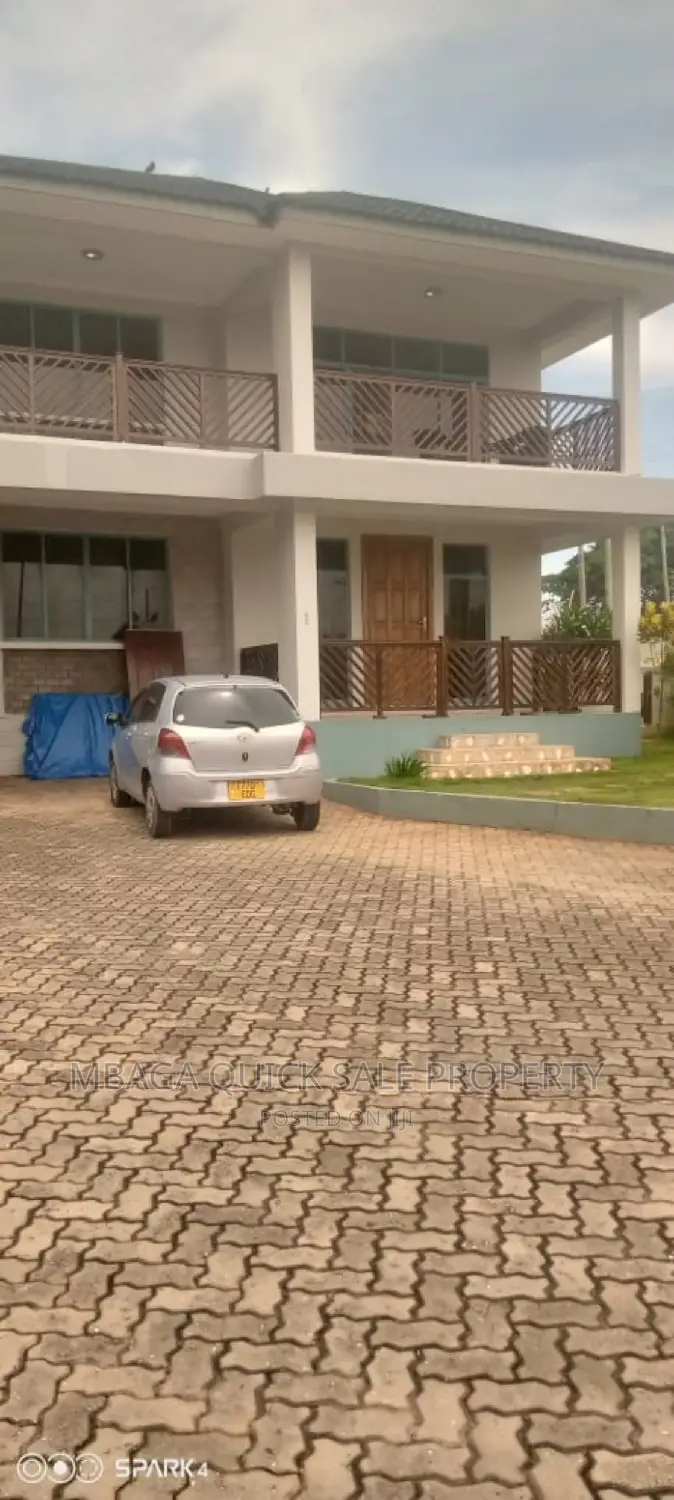 Furnished 3bdrm Villa in Masaki for rent
