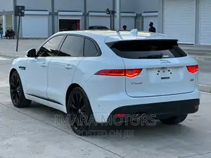 Jaguar F-Pace 2017 White