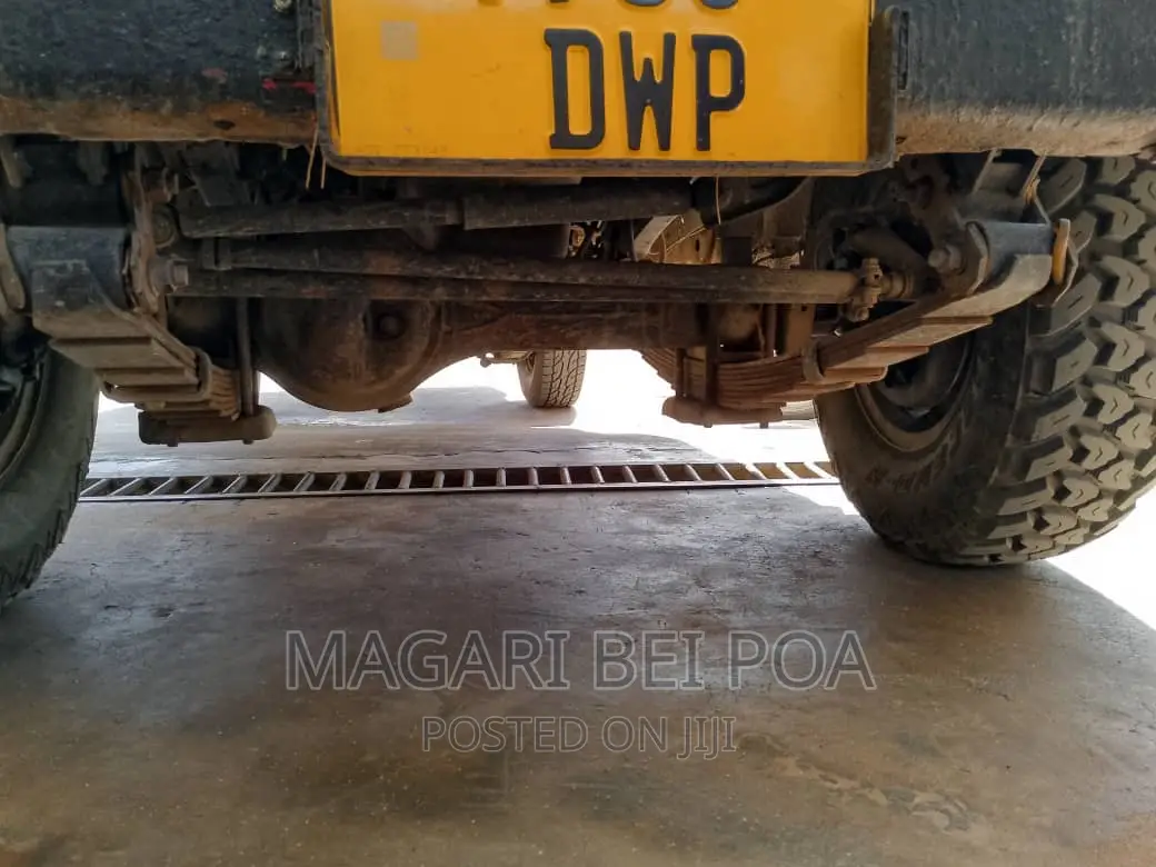 Toyota Land Cruiser 2005 White