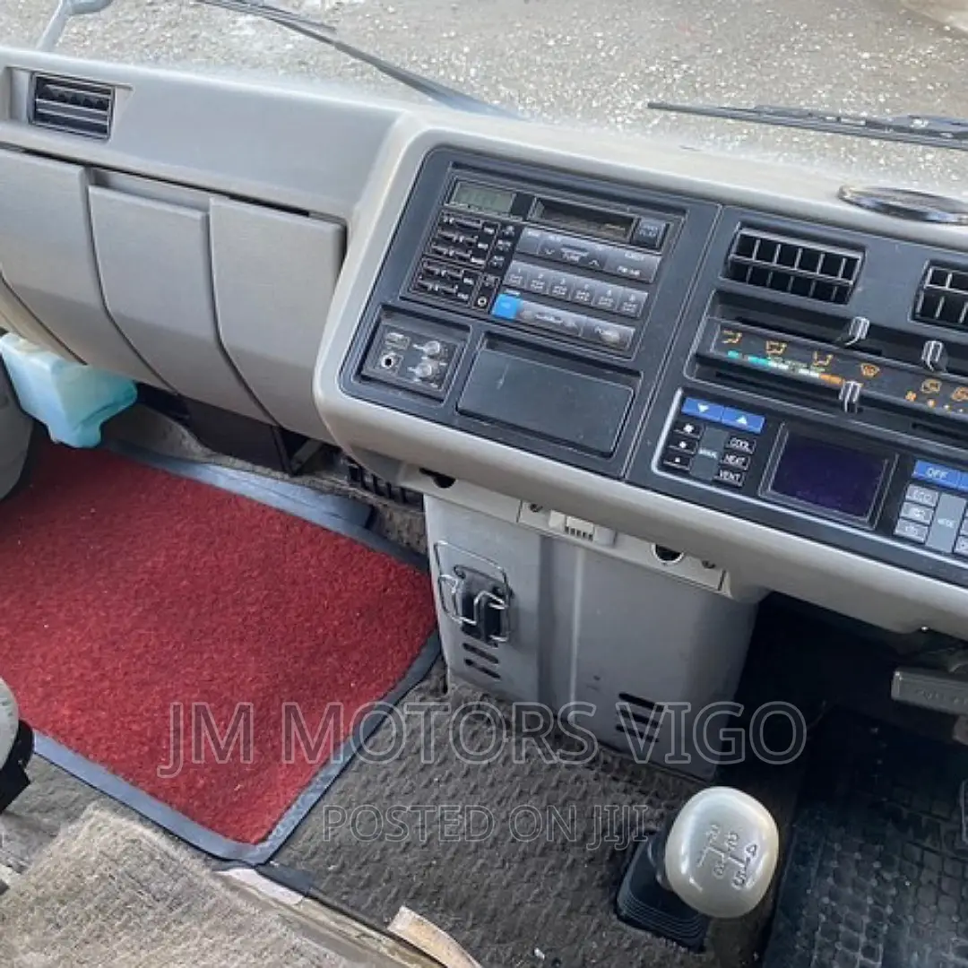 Mitsubishi Fuso Rosa 1993