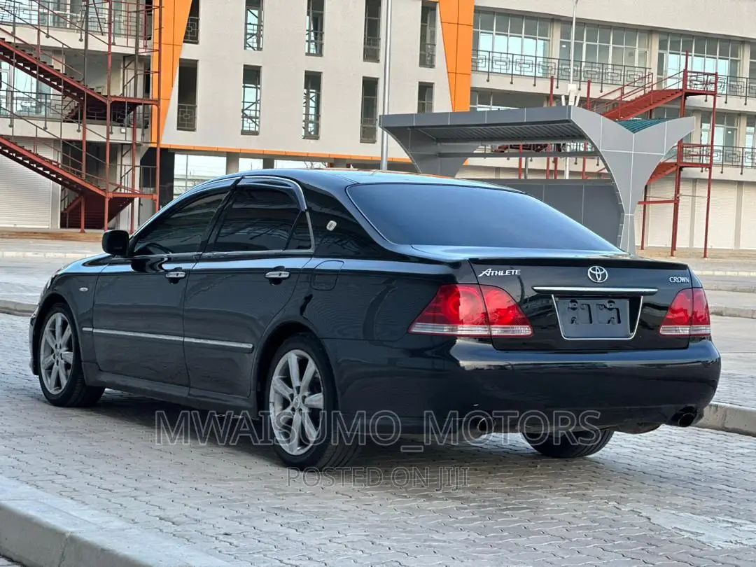 Toyota Crown 2005 Black