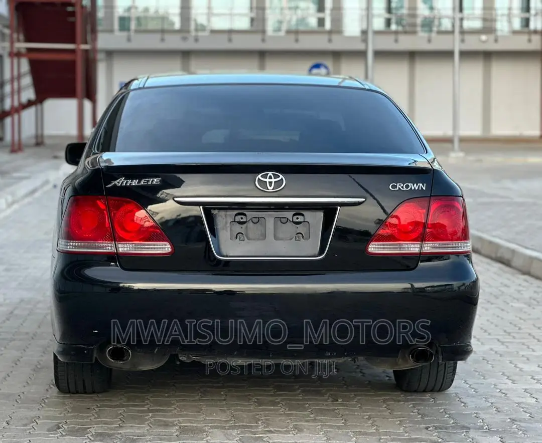 Toyota Crown 2005 Black