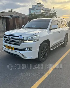 Toyota Land Cruiser 2012 White