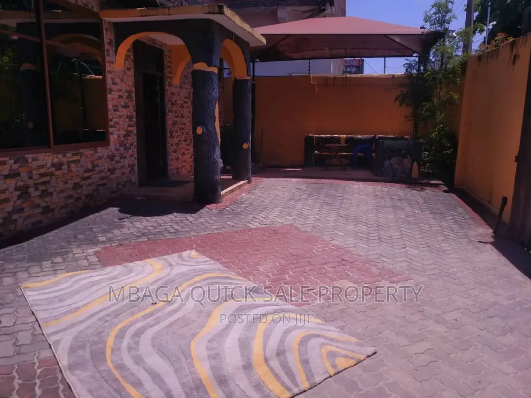 3bdrm Bungalow in Kinondoni  Kwa  for rent