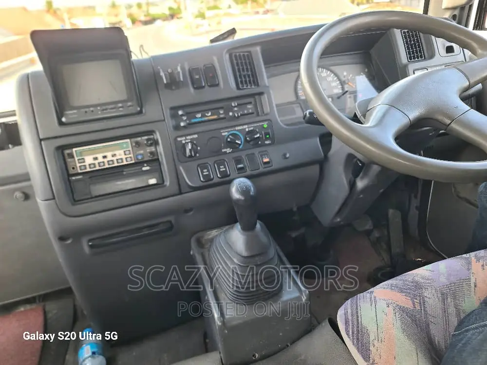 Nissan Civilian 2003